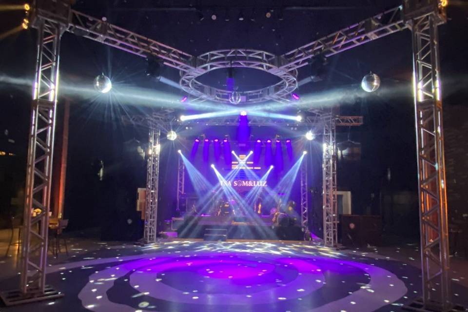 Palco com estrutura Iluminação