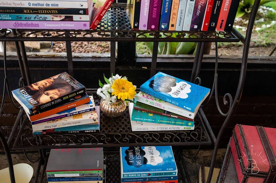 As lembranças? Livros!