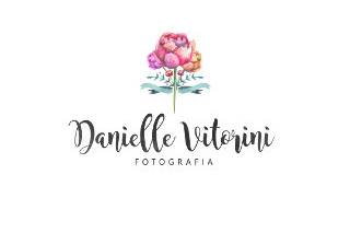 Danielle Vitorini Fotografia logo