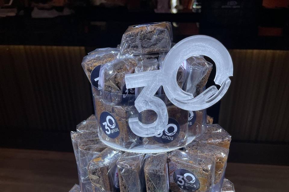 Bolo em formato de brownie