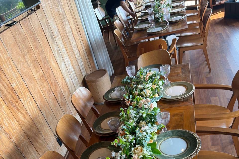 Caminho Floral de Mesa