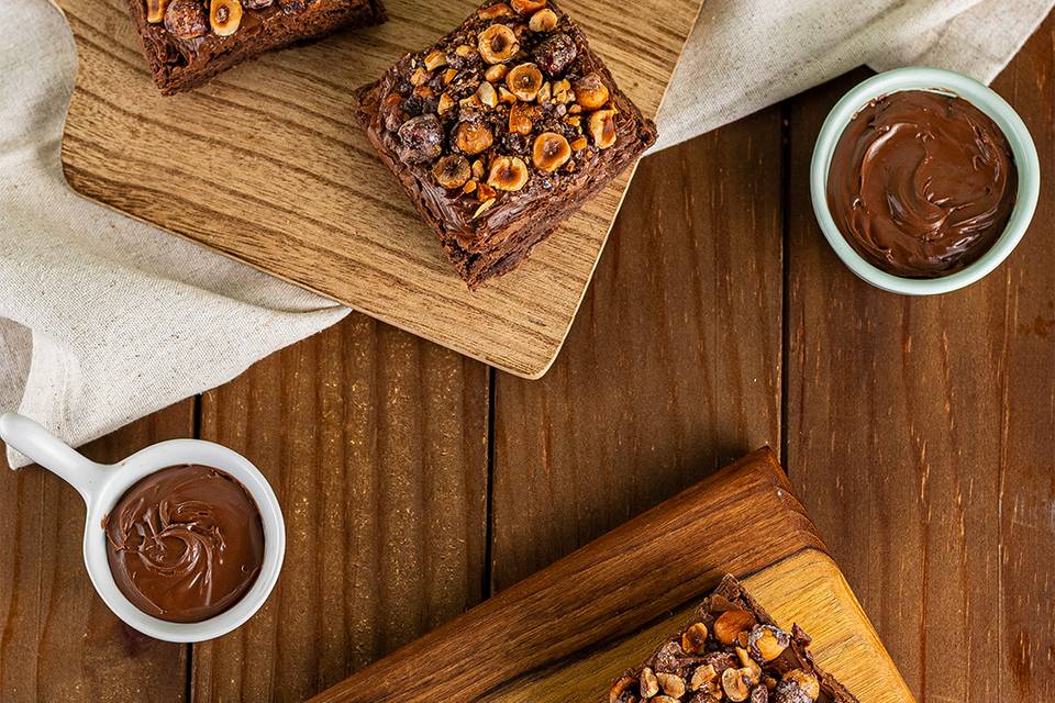 Brownie com nutella e avelã