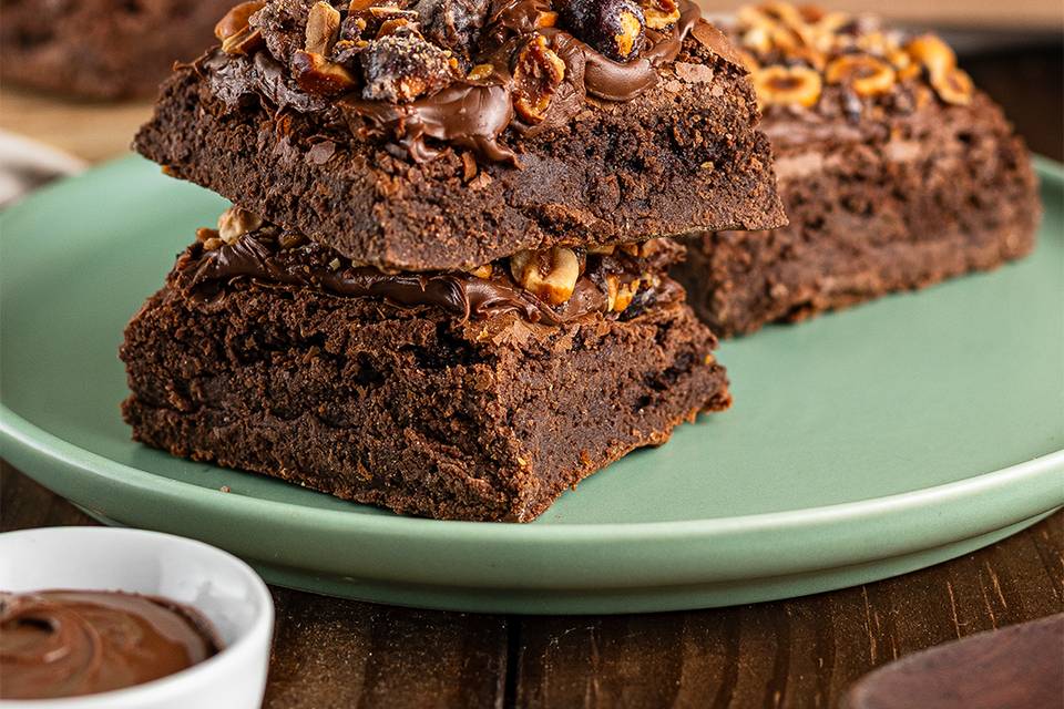 Brownie com nutella e avelã