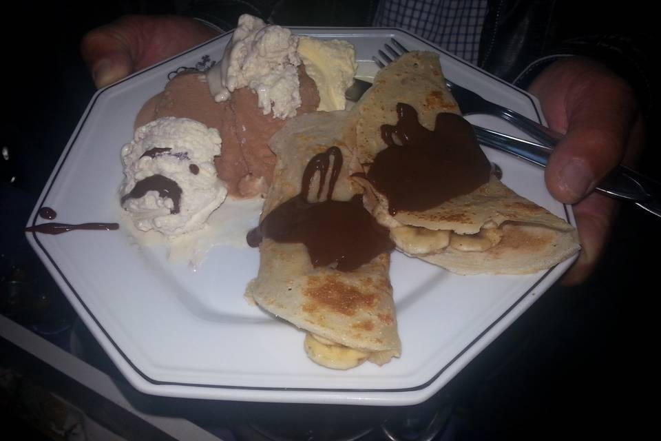 Crepe doce com sorvete