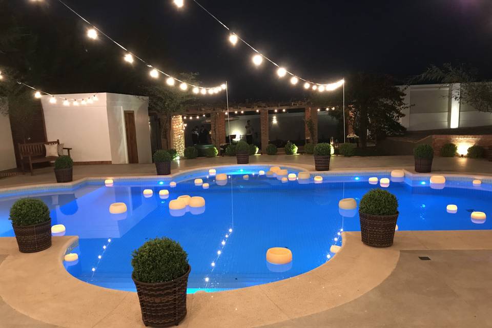 Piscina à noite