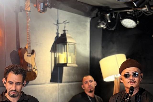 Sax, Teclas & Baixo