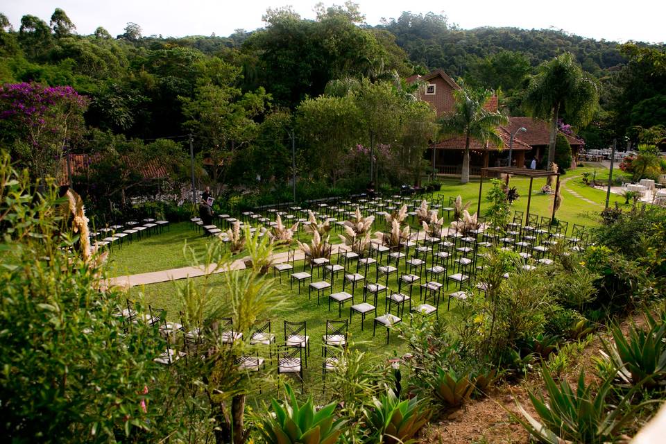 Campo gramado para a cerimonia