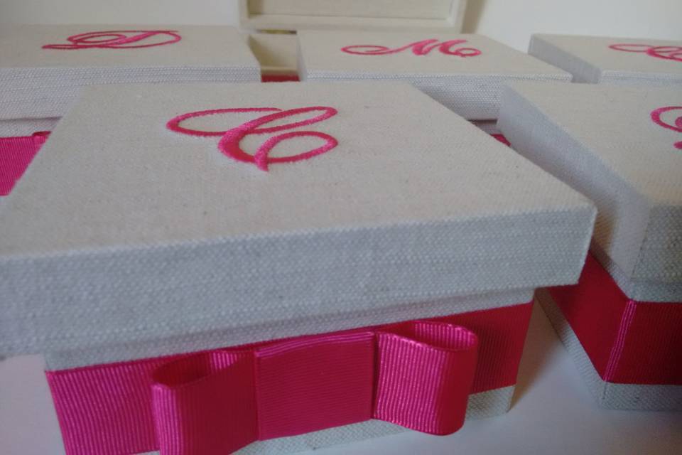 Caixa MDF com bordado