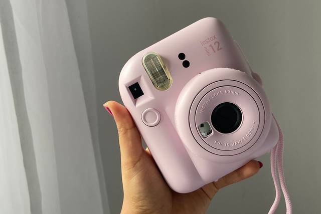Câmera Instax Mini12