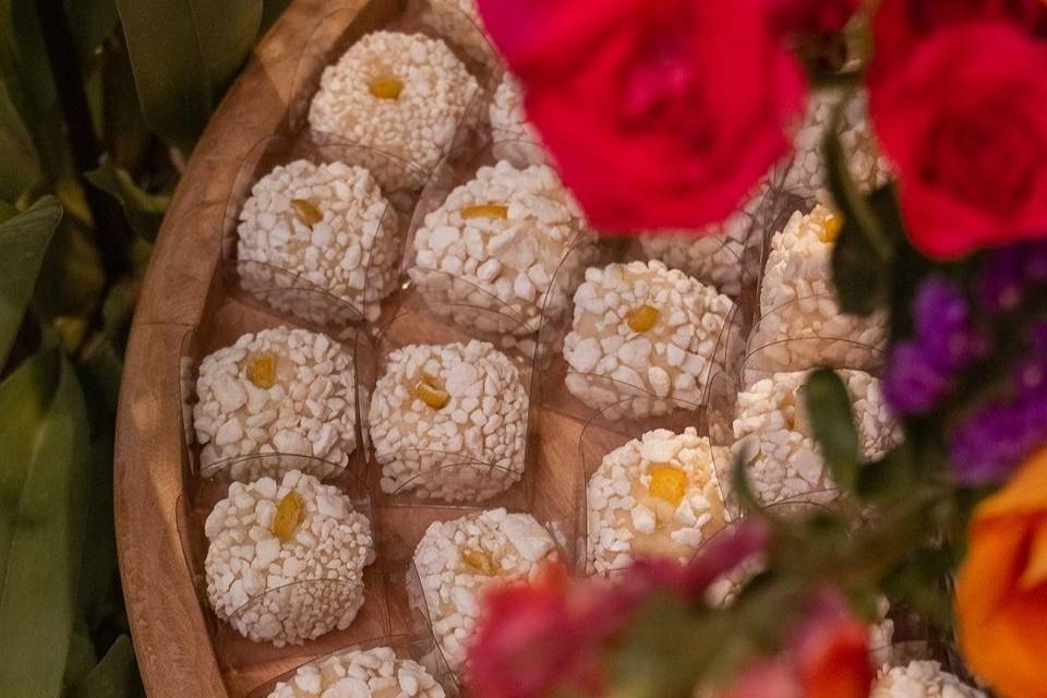 Limão e flocos de suspiro