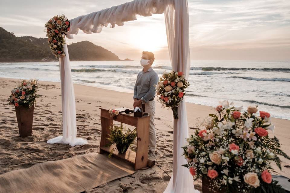 Altar amanhecer na praia