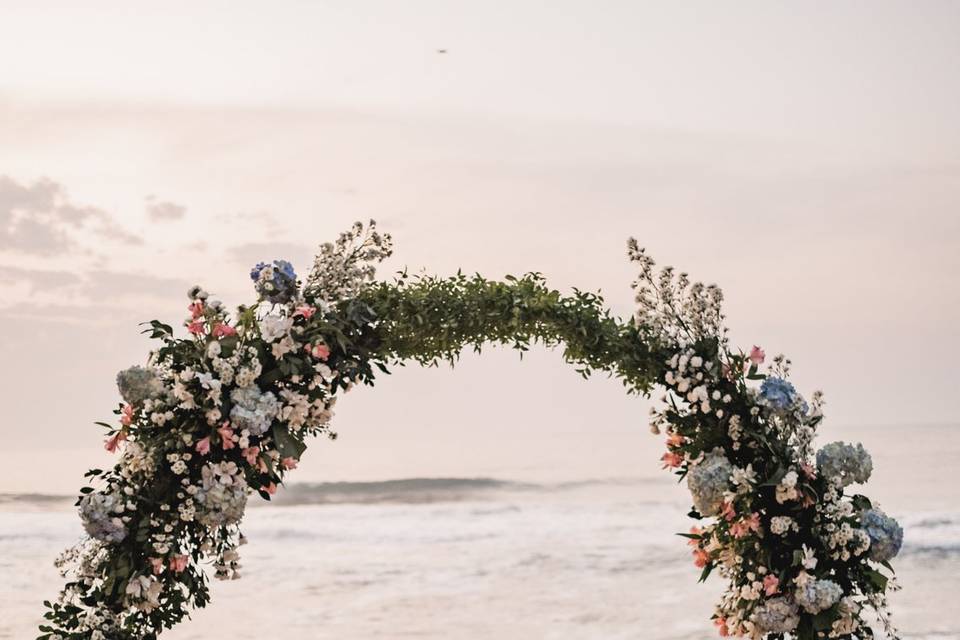 Arco casamento na praia