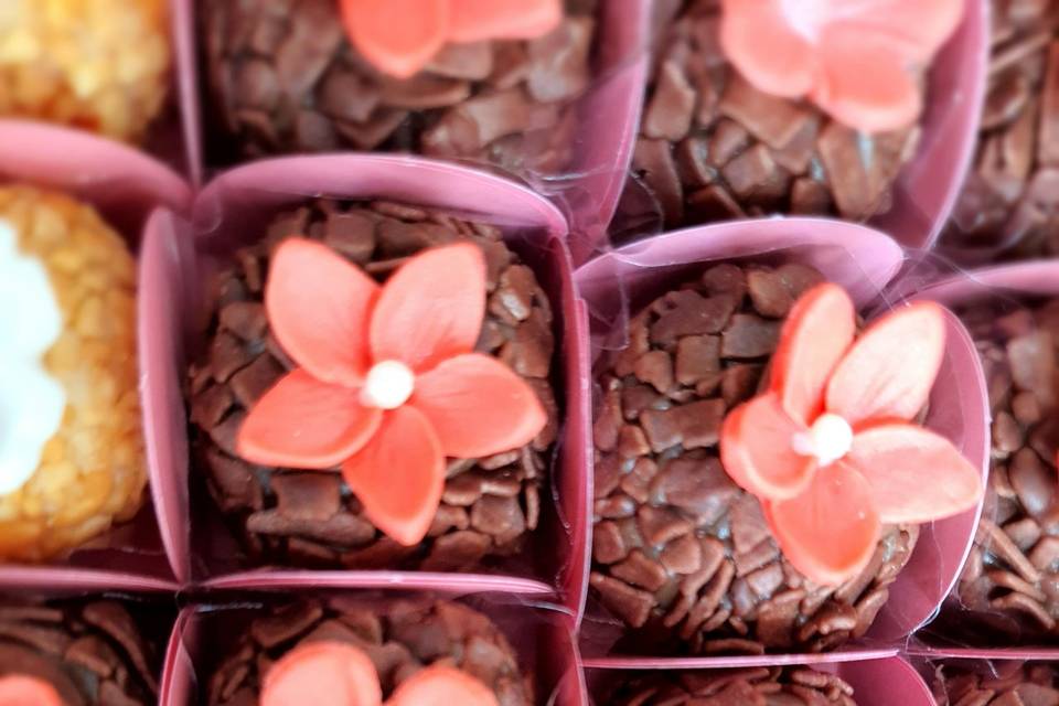 Brigadeiro gourmet  floral