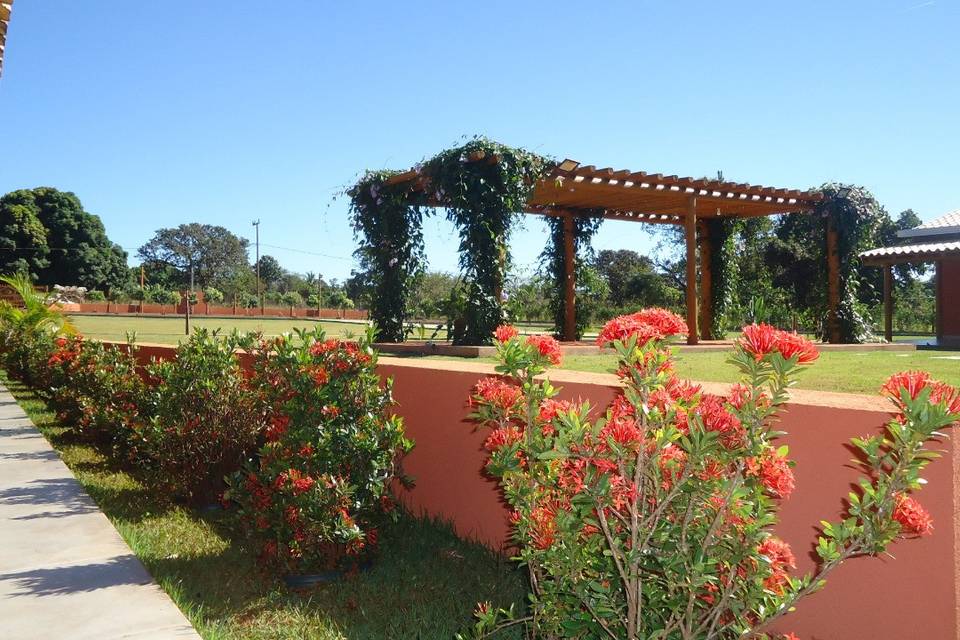 Pergolado e flores