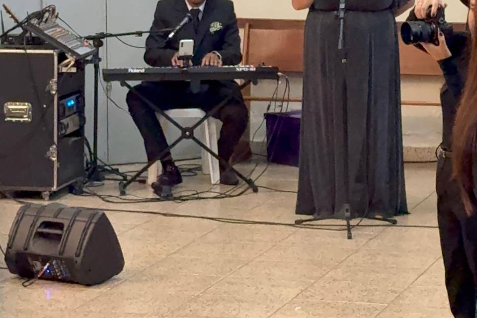 Voz e teclado
