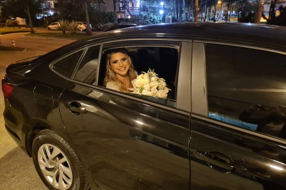 Noiva Fernanda no carro