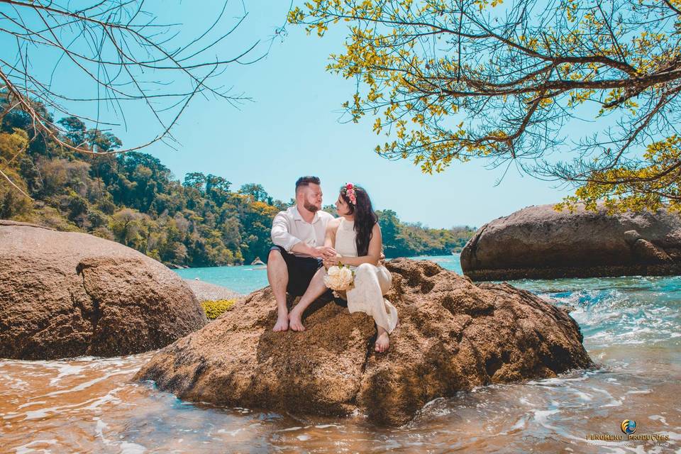 Casal na pedra