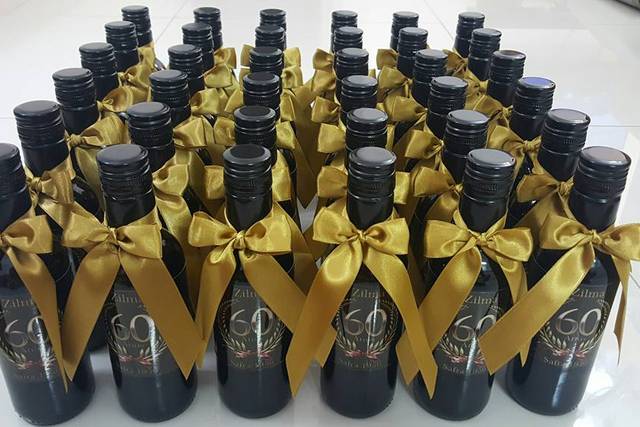 Mini Vinhos Laços Dourados