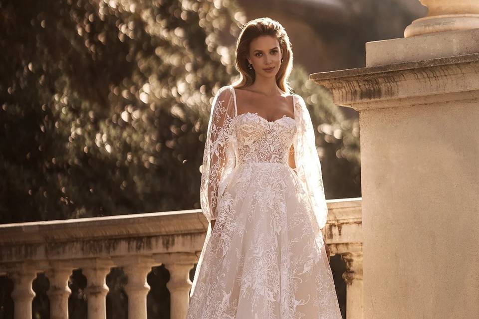 Vestido de noiva evasê com cor