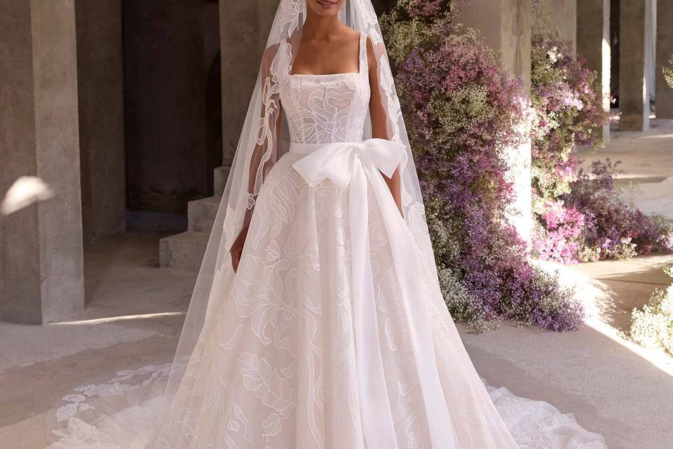 Vestido de noiva evasê com dec