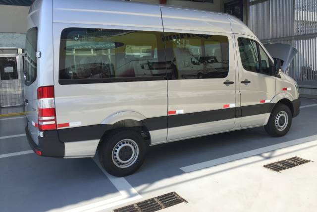 Van Mercedes Sprinter 15 lugar