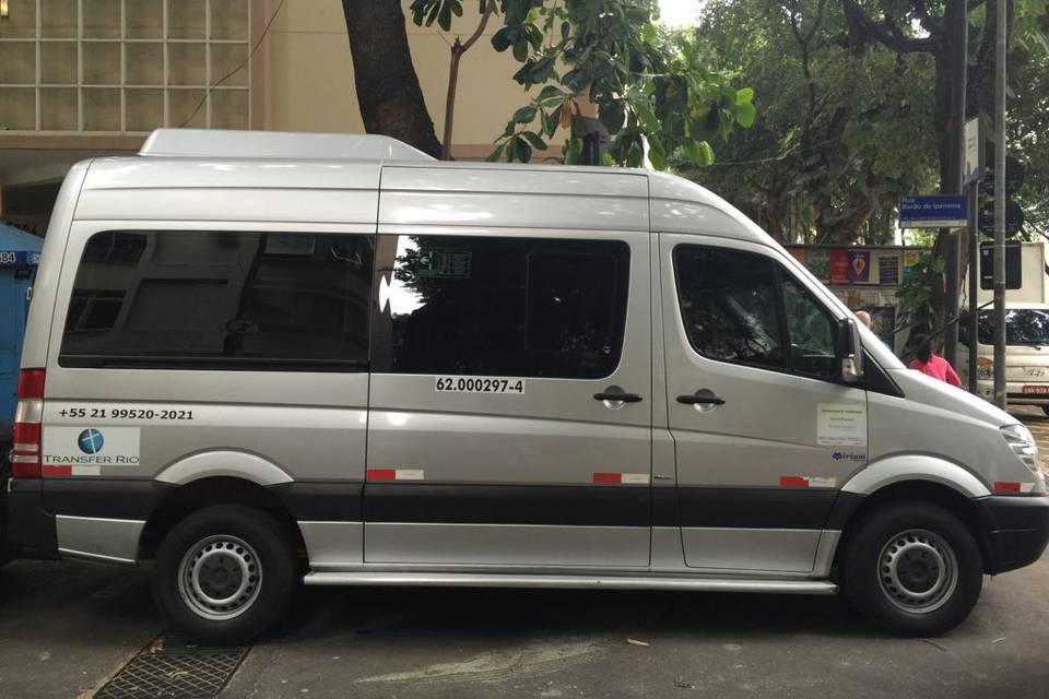 Van Mercedes Sprinter 15 lugar