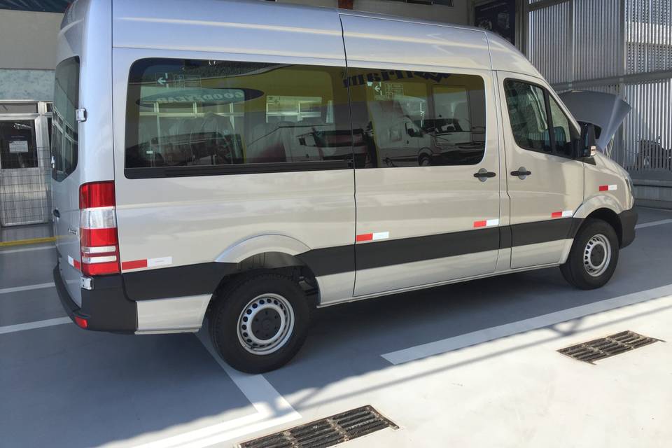 Van Mercedes Sprinter 15 lugar