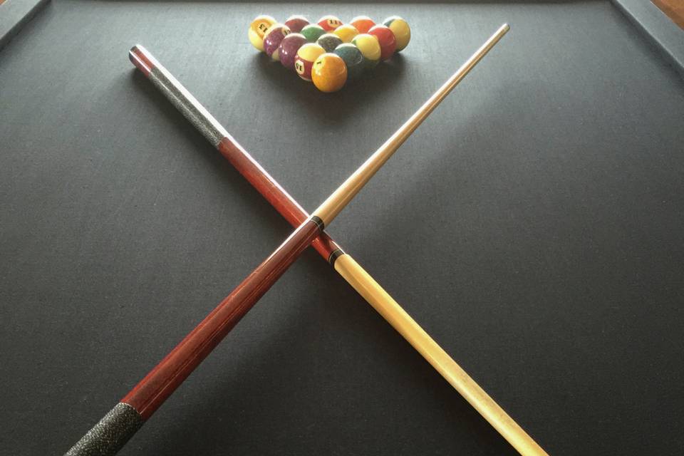 Mesa preta com jogo numerado.