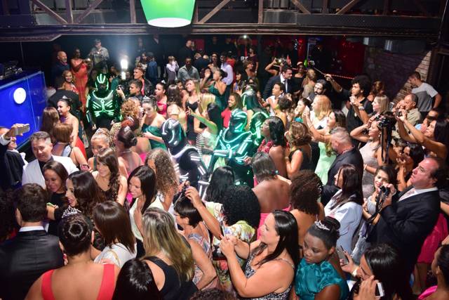 Djs e Iluminação Cênica