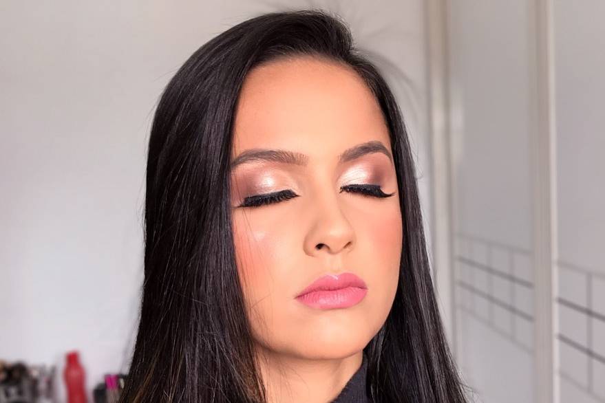 Rebeca Amorim Make Up