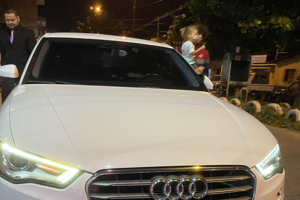 Um de seus carros Audi a3