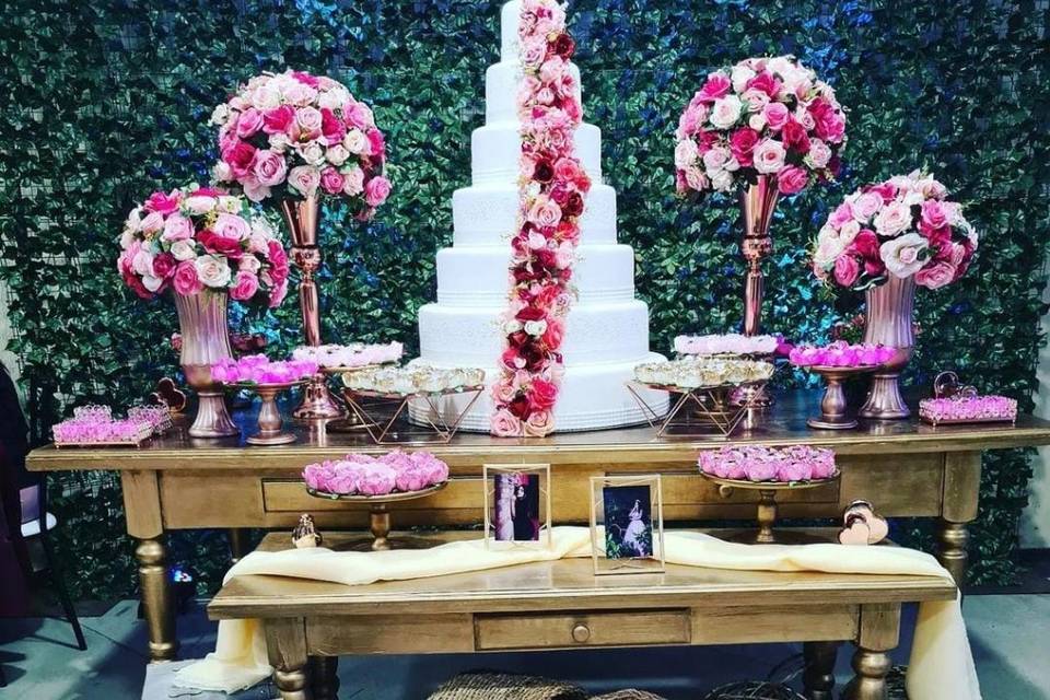 Mesa do bolo decorada