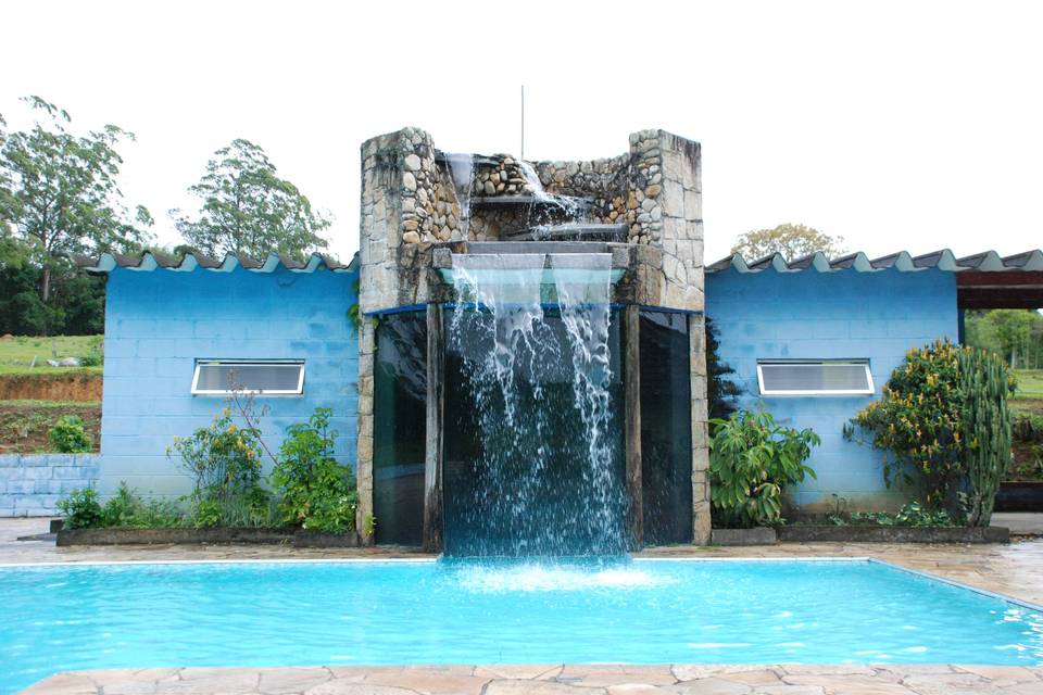 Vestiários, Piscina ccom cascata