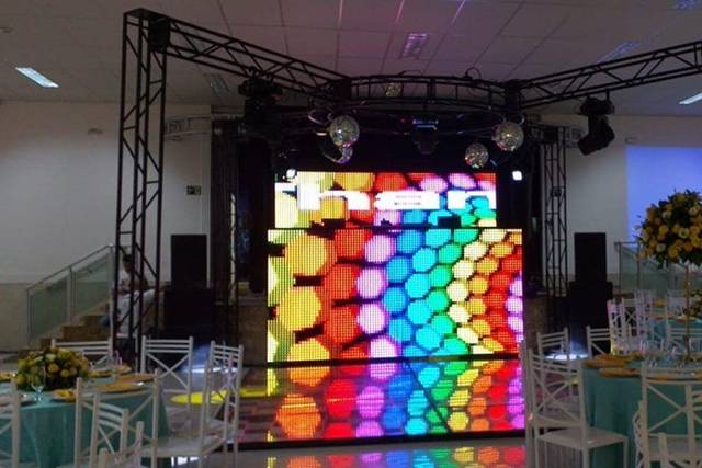 Painel de led com mesa Dj