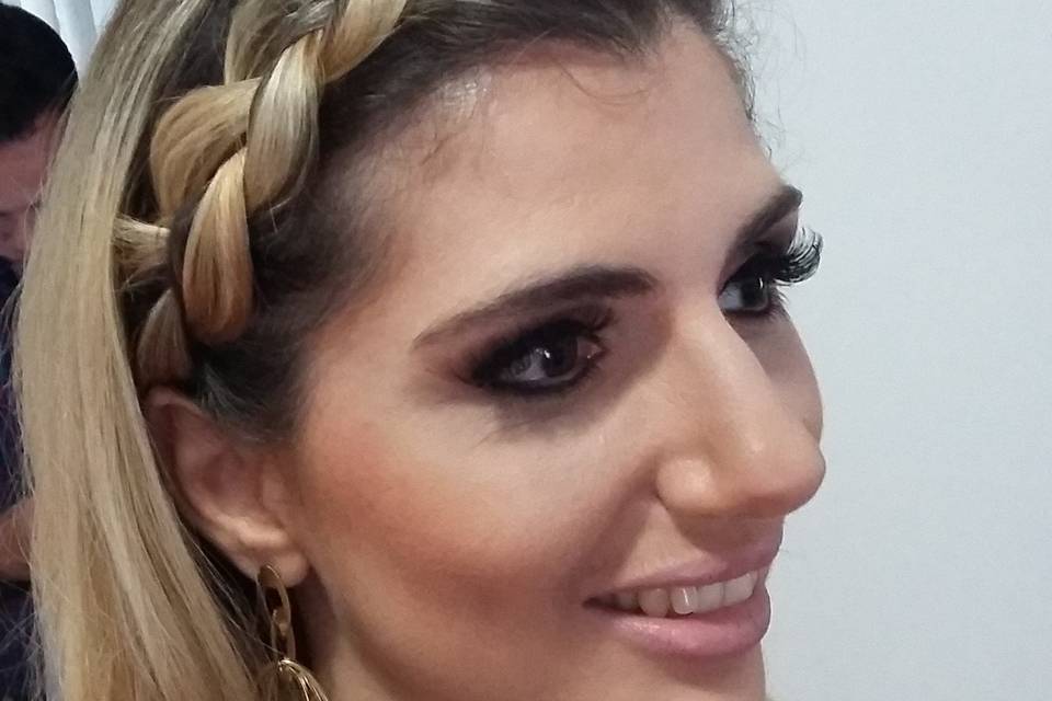 Helo Santana Makeup e Penteados