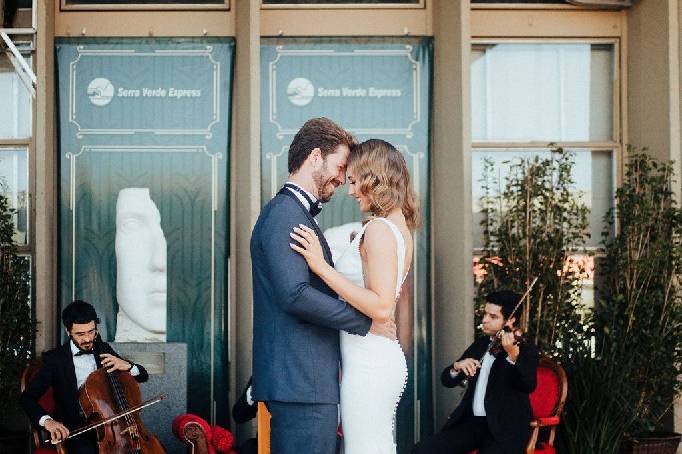 Harpa - Elopment Wedding