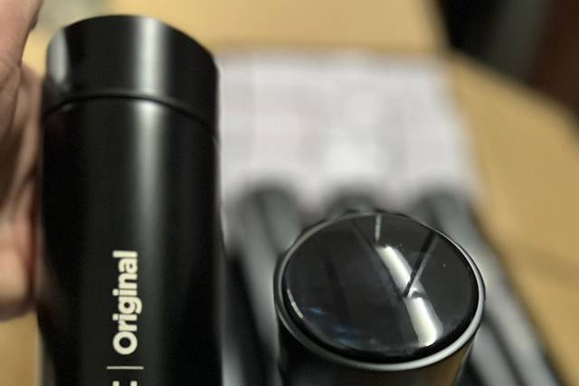 Garrafa térmica com visor