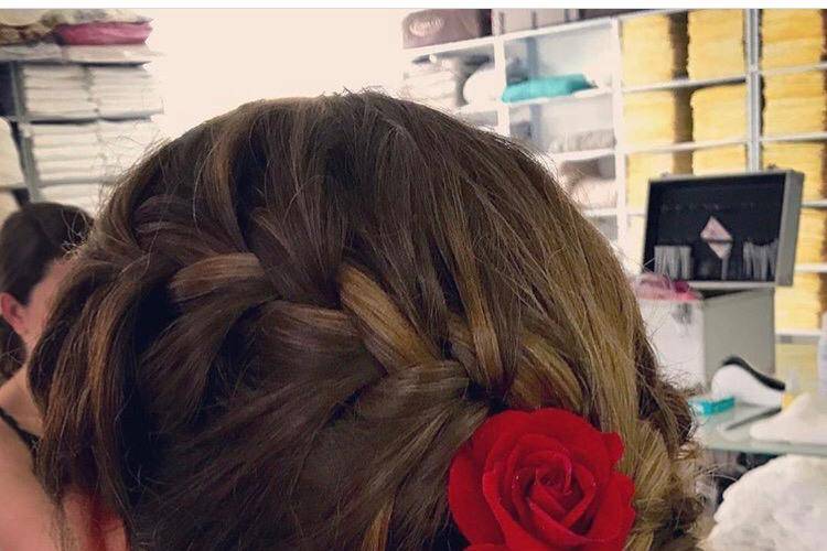 Penteado com rosas!