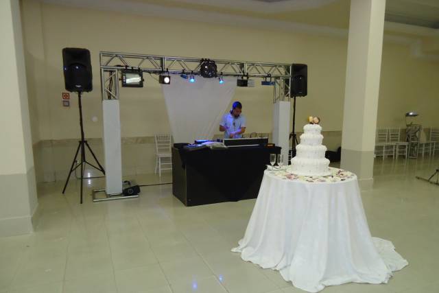 Som, DJ e Iluminação Completa