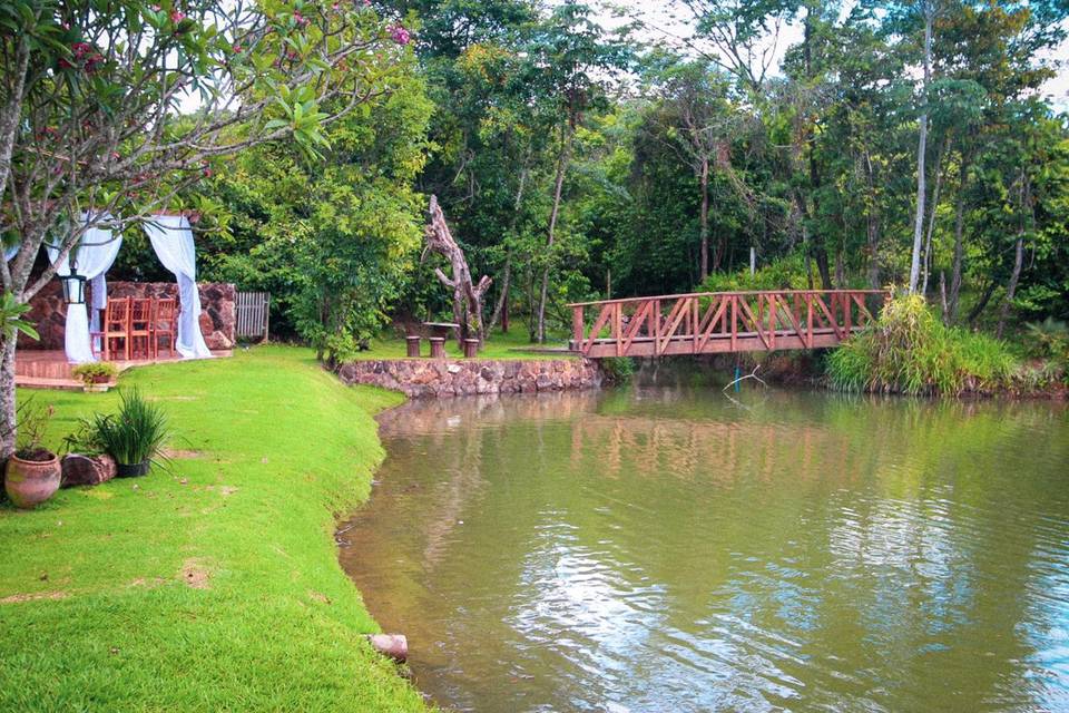 Cerimônia na lagoa