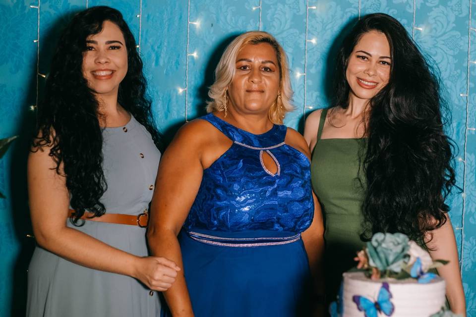 Primas e mãe da noiva