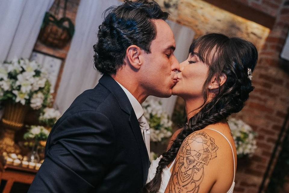 K & E