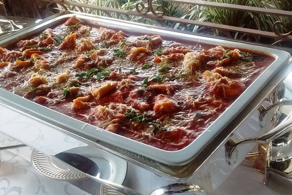 Tortelloni ao molho de tomates