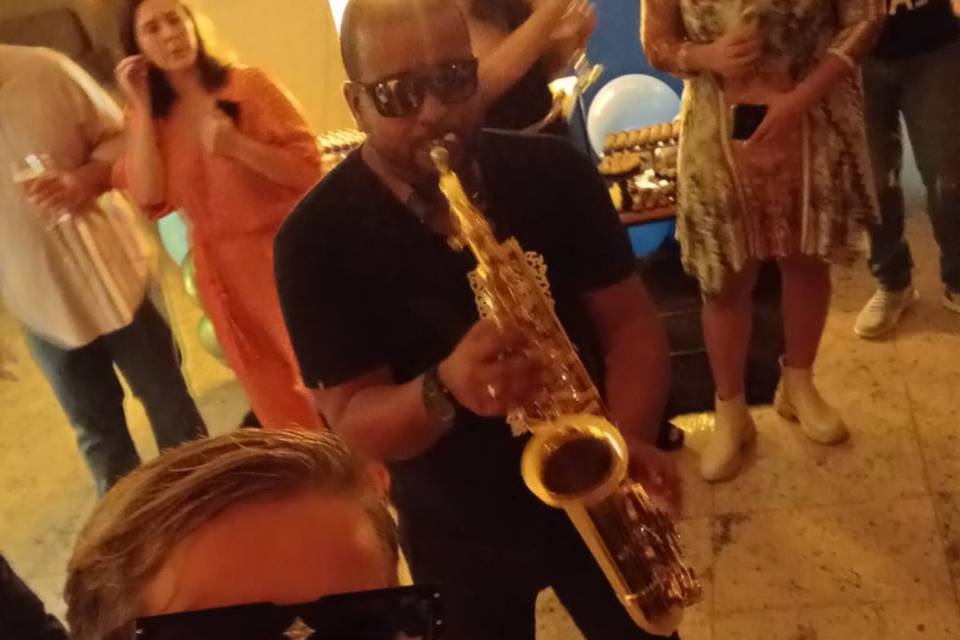 Sax Live