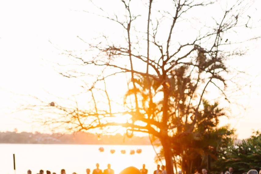 Cerimônia ao pôr do sol