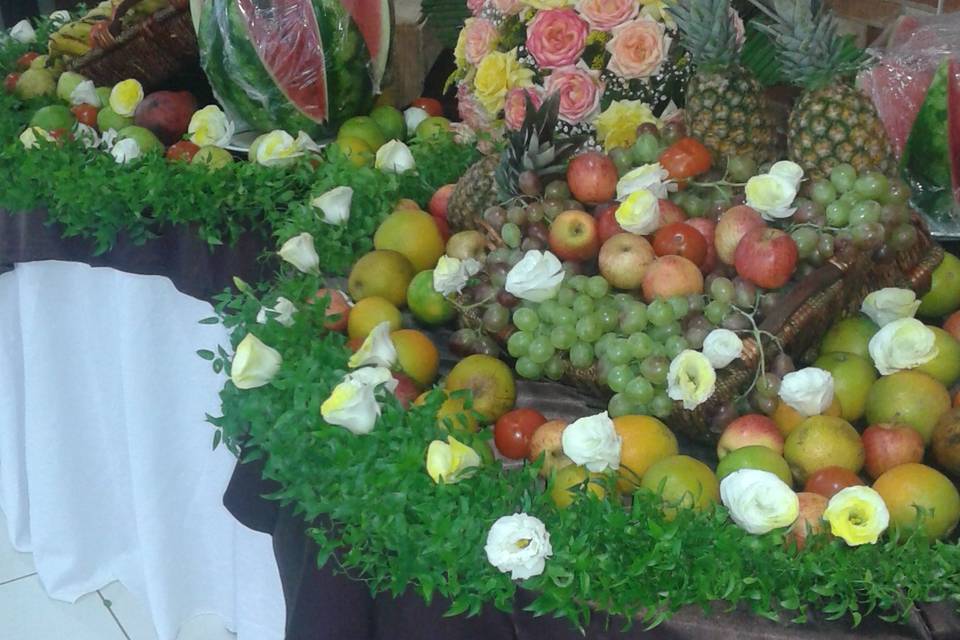 Decoração em mesa de frutas