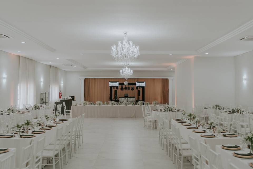Salão com Long Table