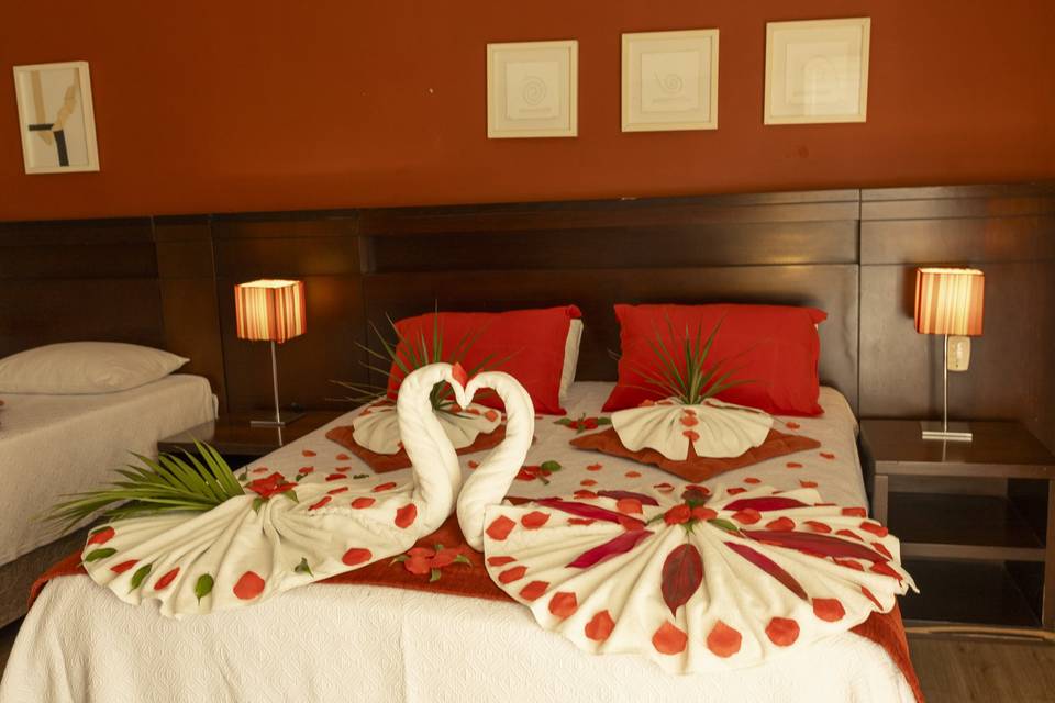 Quarto decorado para os noivos
