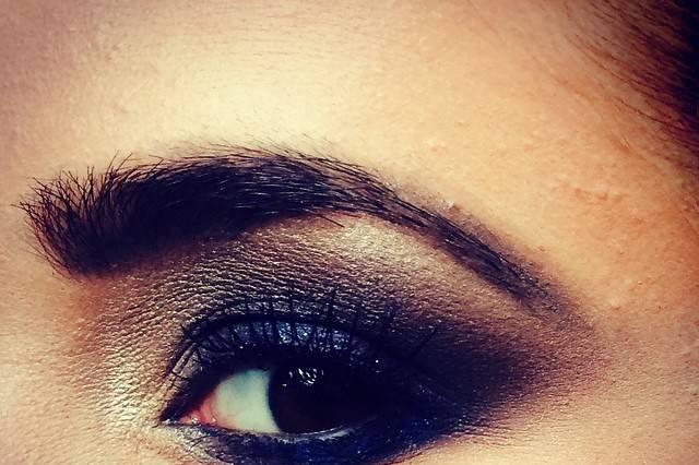 Make olhos esfumados