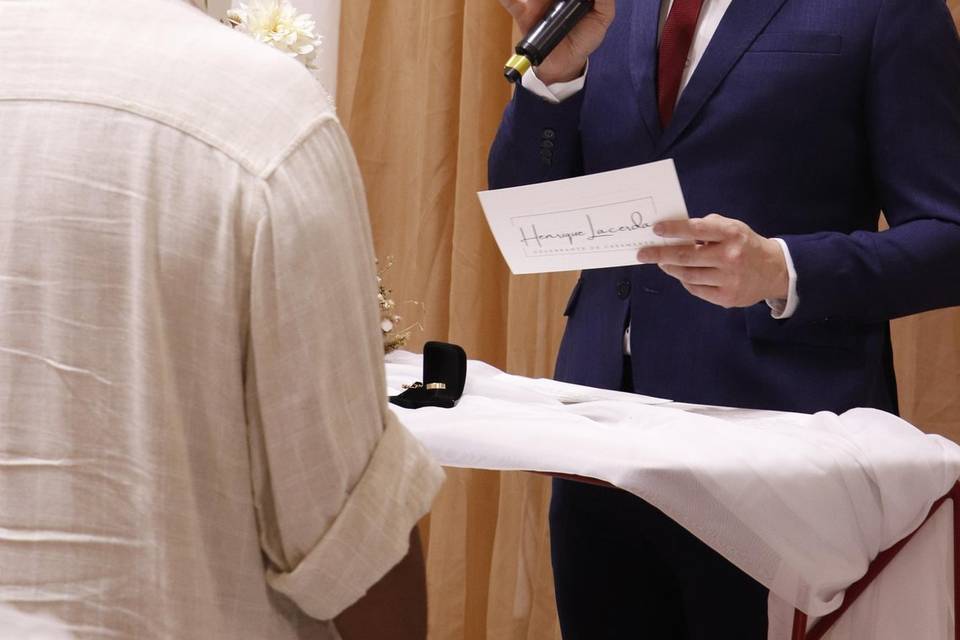 Celebrante para mini wedding